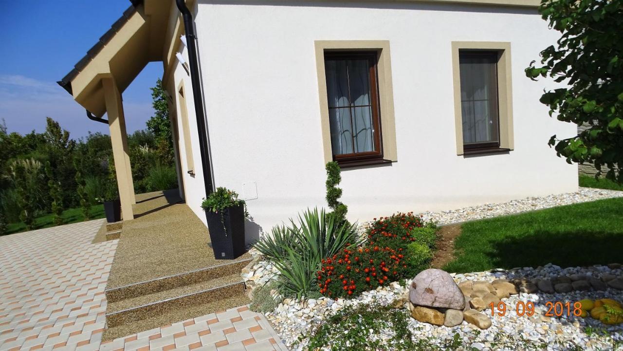 Kimy Home Mojmirovce Exterior photo